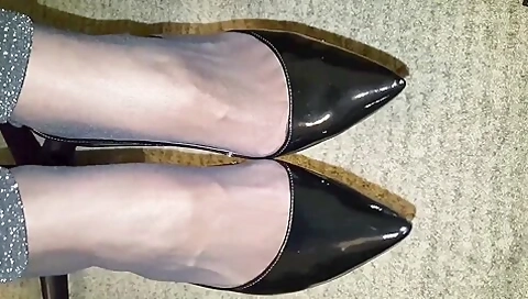 How Do My Sexy Feet And Toes Look In My New Shiny Pantyhose?