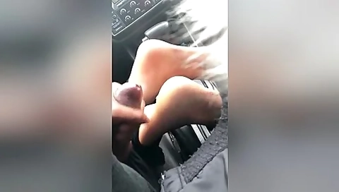 Gf Receiving A Cumshot On Her Feet From Her Black Boyfriend On The Front Seat