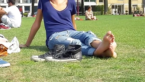 Outdoor Hottie On Grass With Barefeet
