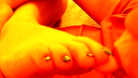 She Sucks Her Own Pretty Toes
