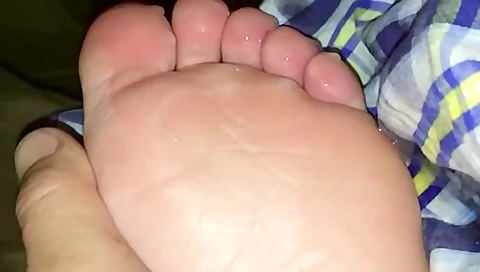 Slow Motion Hd Cum Shooting On Toes