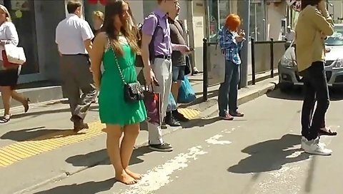 Gorgeous Amateur Babe Enjoys Walking Barefoot Down Town