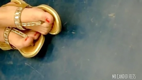 Attractive Asian Girl With Amazing Feet Looking Great In Hot Video