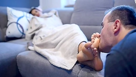 Girlfriend Gets Her Glamorous Feet And Toes Worshiped By Pervert