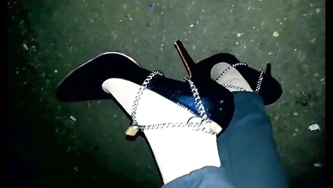 Amateur Lady Is To Walk Long Distance In Her Sexy Black High Heel Shoes