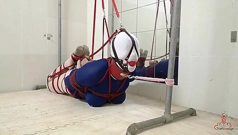 Gusi Selfbondage