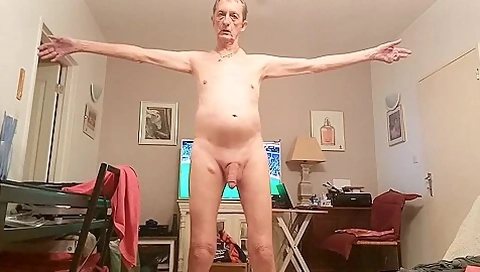 exhibitionist meaning I love to be naked
