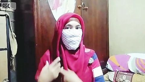Serbet Masked / Gagged Lady Vid - 1