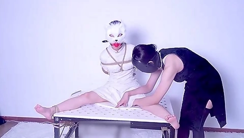 Chinese Beauty Bondage