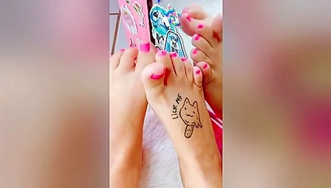 How Does This Pink Nail Polish Look On My teen 18+ Feet?
