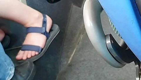 Candid Legs And Feet Of A Dark Blonde Milf (faceshot)