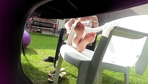 Amateur Woman Getting Her Mature Feet And Toes Secretly Filmed Underne