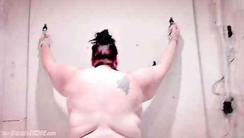 Chubby Bbw Preparing For Torture