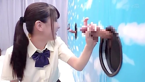250222ちんぽ当てるエロ遊びが話題e4