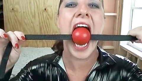 Catburglar Loves Bondage!
