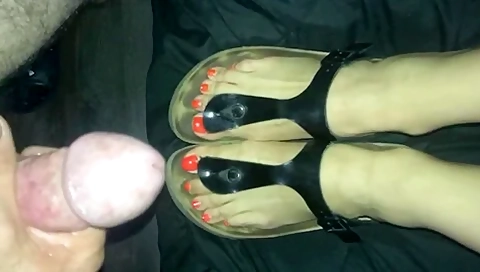 Hottie In Flip-flops Gets Her Orange Toe Nails Covered With Spunk