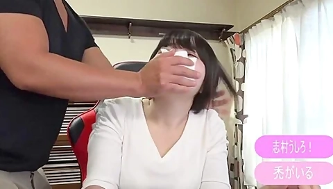 Girl Is Chloroformed By Man 9