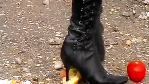 Boot Food Crushing